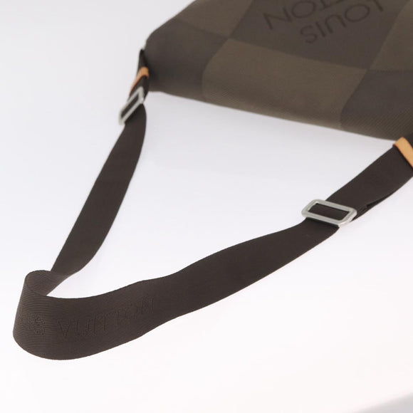 LOUIS VUITTON Damier Geant Message Shoulder Bag Tail M93030 LV Auth 210990A