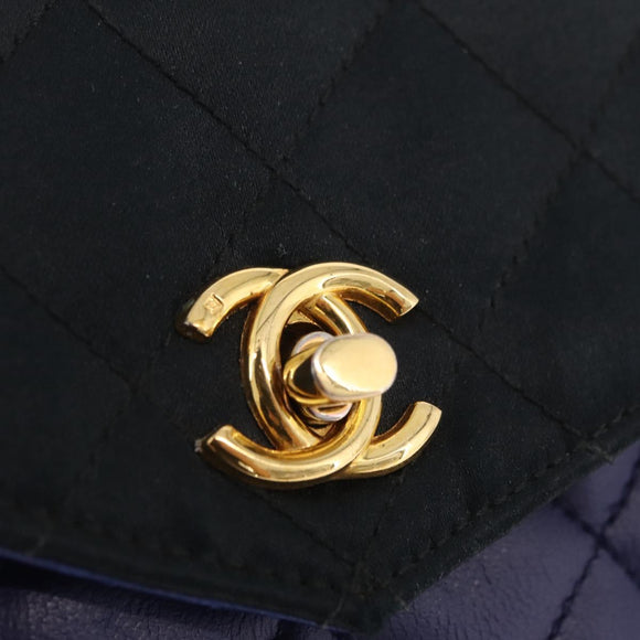 CHANEL Matelasse Chain Shoulder Bag Lamb Skin Navy Gold Tone CC Auth 211015A