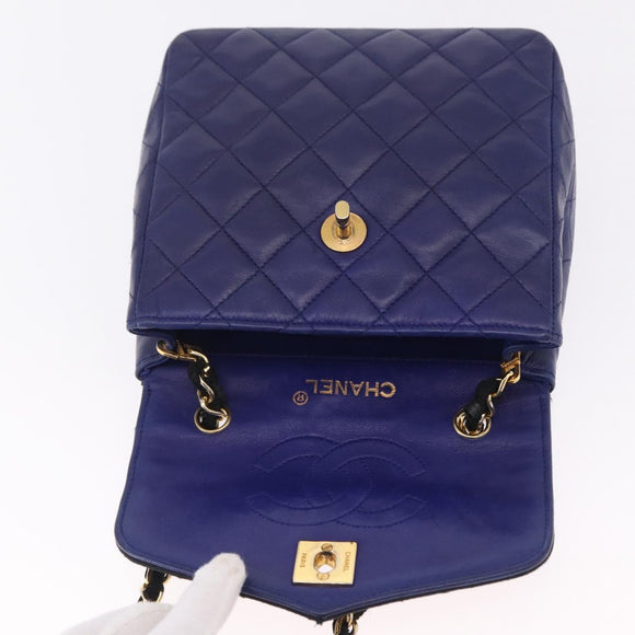 CHANEL Matelasse Chain Shoulder Bag Lamb Skin Navy Gold Tone CC Auth 211015A