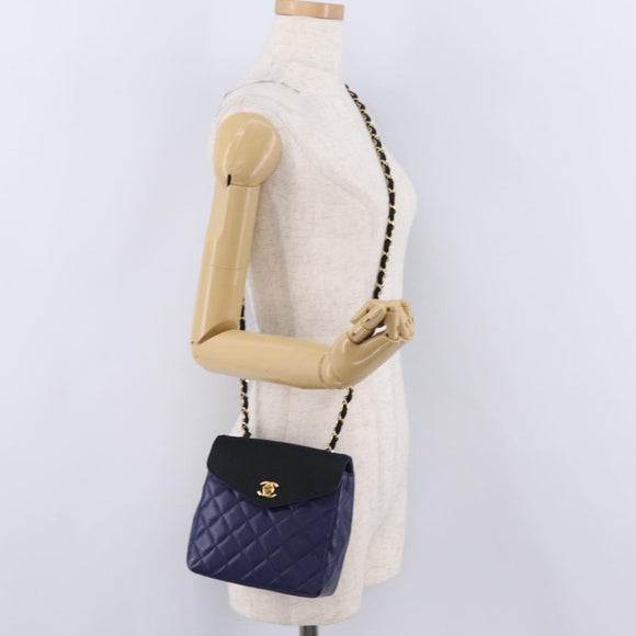 CHANEL Matelasse Chain Shoulder Bag Lamb Skin Navy Gold Tone CC Auth 211015A