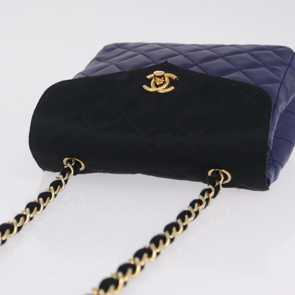 CHANEL Matelasse Chain Shoulder Bag Lamb Skin Navy Gold Tone CC Auth 211015A