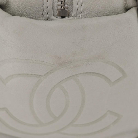CHANEL Matelasse Hand Bag Lamb Skin Ivory Silver CC Auth 211116V