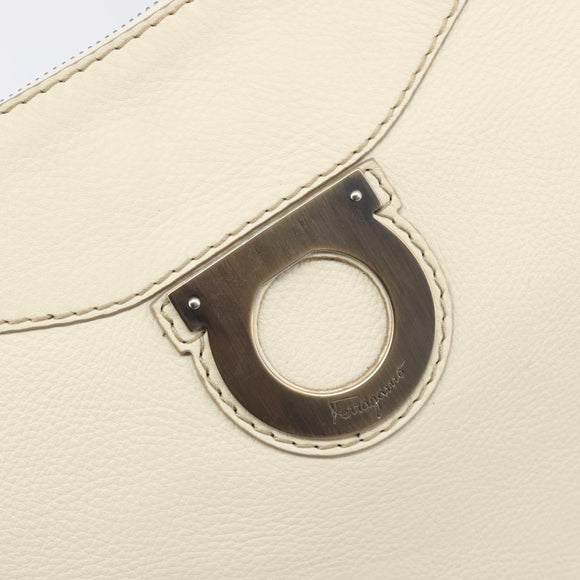 Salvatore Ferragamo Gancini Shoulder Bag Leather Ivory Silver Auth 211880A