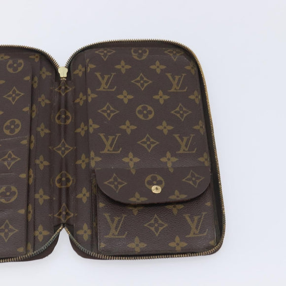 LOUIS VUITTON Monogram Poche Escapade Travel Case M60113 LV Auth 212951