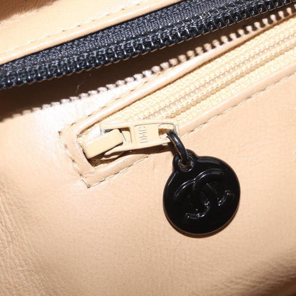 CHANEL Matelasse Chain Tote Bag Lamb Skin Beige CC Auth 213634V