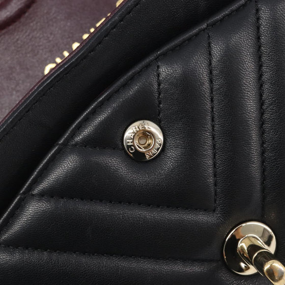 CHANEL Chevron V Stitch Chain Bag Lamb Skin Black Gold CC Auth 213946SAM