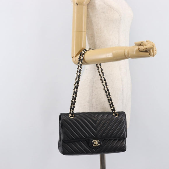 CHANEL Chevron V Stitch Chain Bag Lamb Skin Black Gold CC Auth 213946SAM