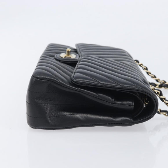 CHANEL Chevron V Stitch Chain Bag Lamb Skin Black Gold CC Auth 213946SAM