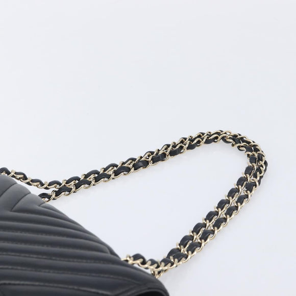 CHANEL Chevron V Stitch Chain Bag Lamb Skin Black Gold CC Auth 213946SAM