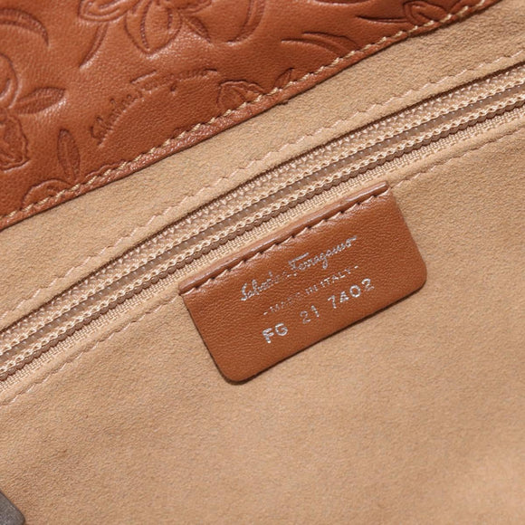 Salvatore Ferragamo Gancini Shoulder Bag Leather Brown Silver Auth 214940A