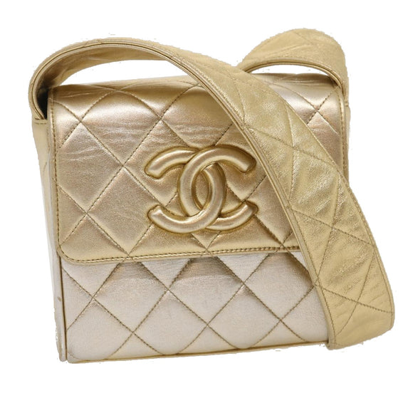 CHANEL Matelasse Shoulder Bag Lamb Skin Gold CC Auth 29567AV