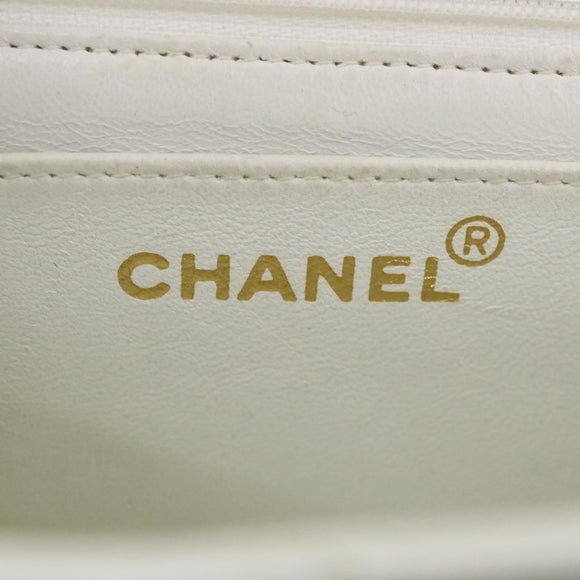 CHANEL Matelasse Pair Shoulder Bag Lamb Skin White CC Auth 32416SAM