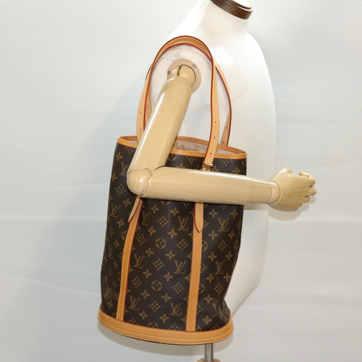 LOUIS VUITTON Monogram Bucket GM Shoulder Bag M42236 LV Auth 41864