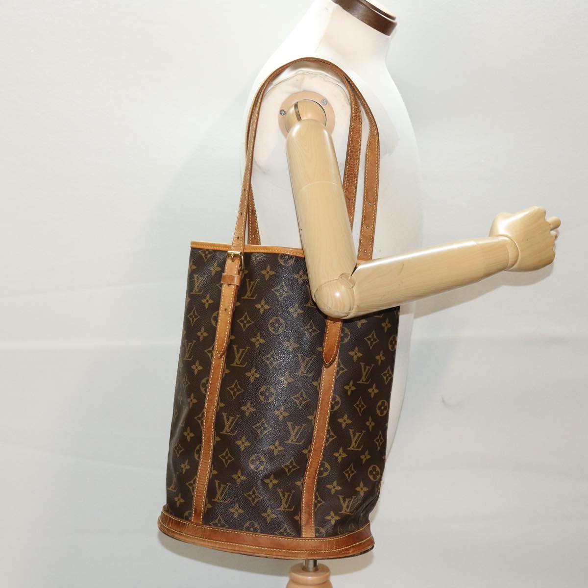 LOUIS VUITTON Monogram Bucket GM Shoulder Bag M42236 LV Auth 44821