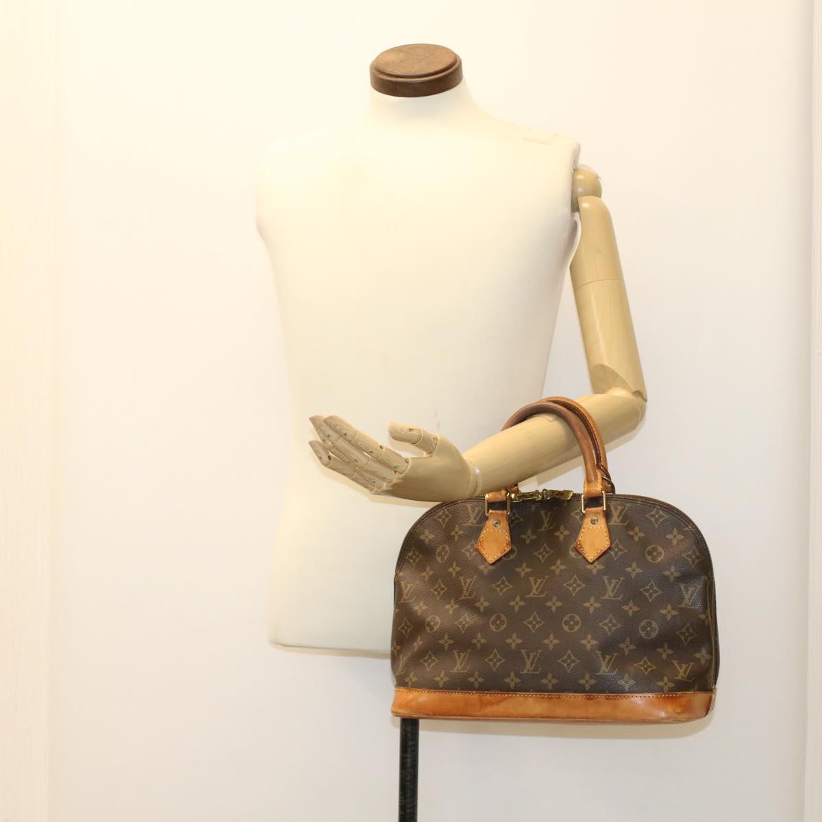 LOUIS VUITTON Monogram Alma Hand Bag M51130 LV Auth 47614