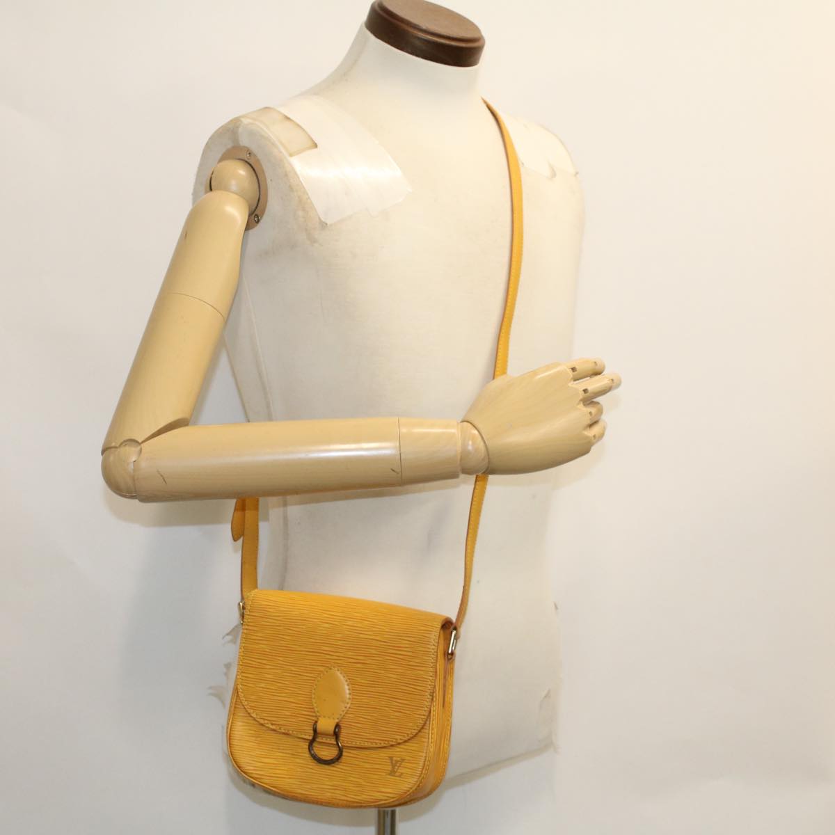 LOUIS VUITTON Epi Saint Cloud PM Shoulder Bag Yellow M52219 LV Auth 47681