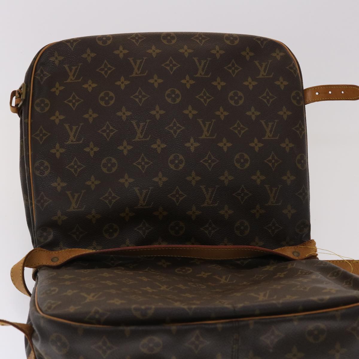 LOUIS VUITTON Monogram Saumur 35 Shoulder Bag M42254 LV Auth 47713