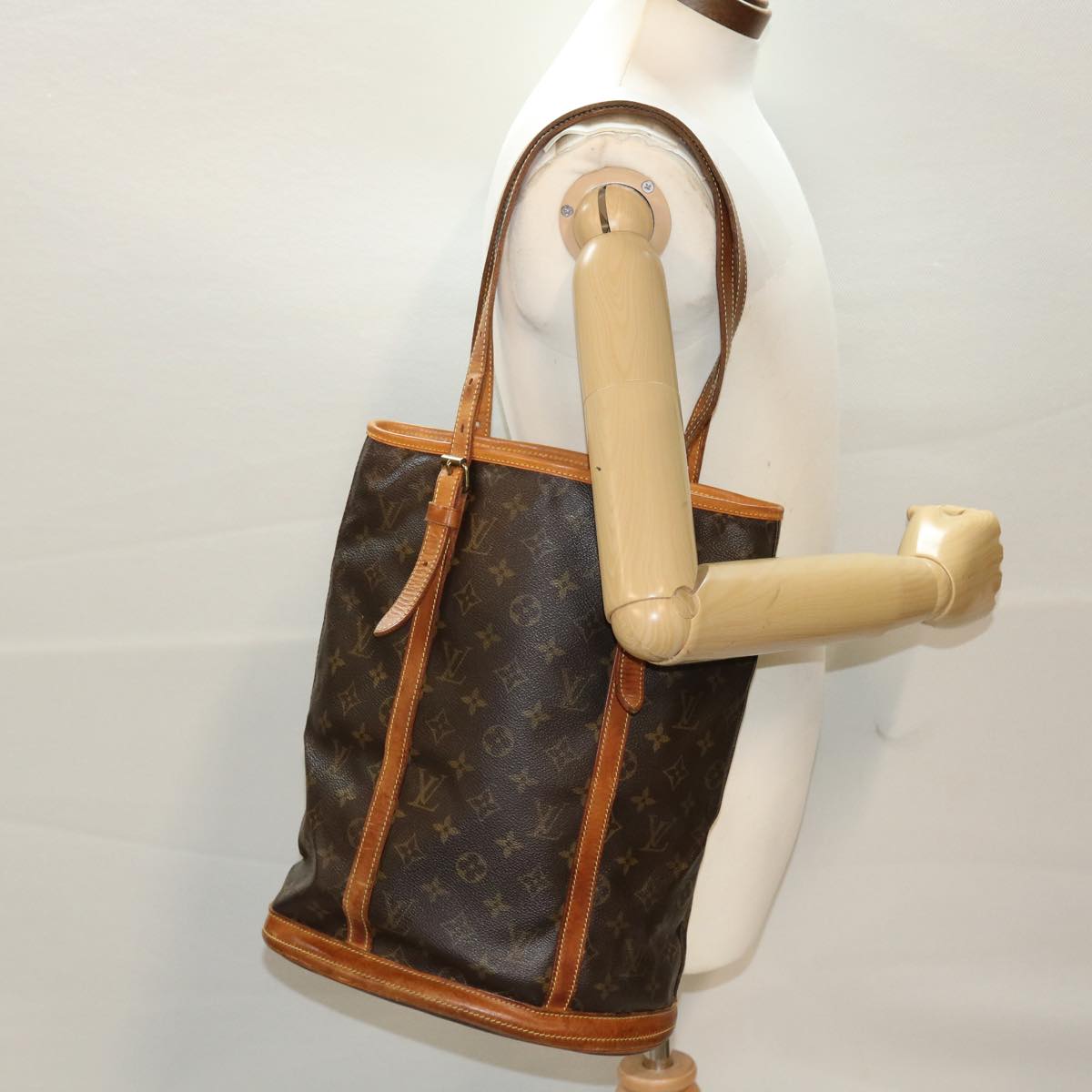 LOUIS VUITTON Monogram Bucket GM Shoulder Bag M42236 LV Auth 47918