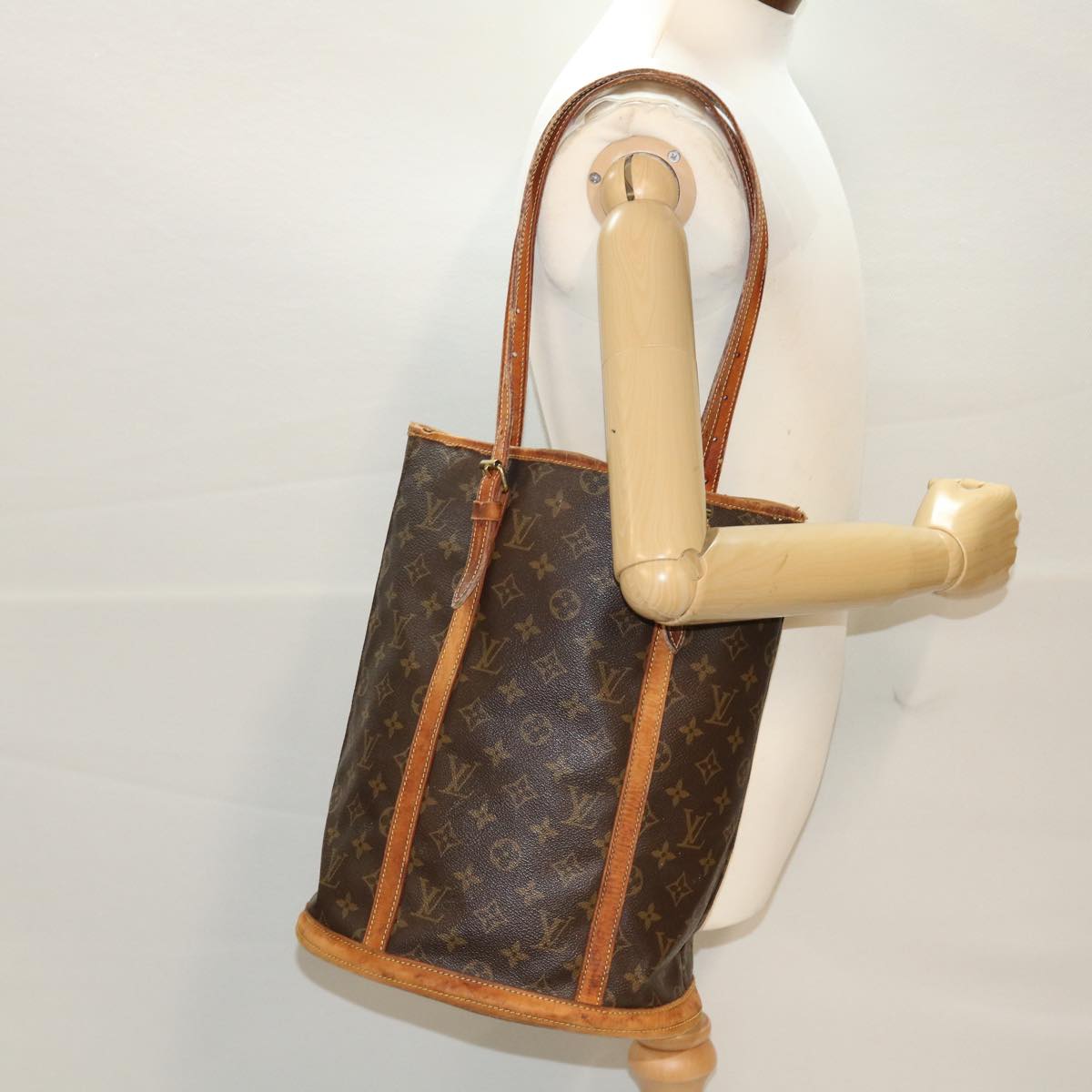 LOUIS VUITTON Monogram Bucket GM Shoulder Bag M42236 LV Auth 47920