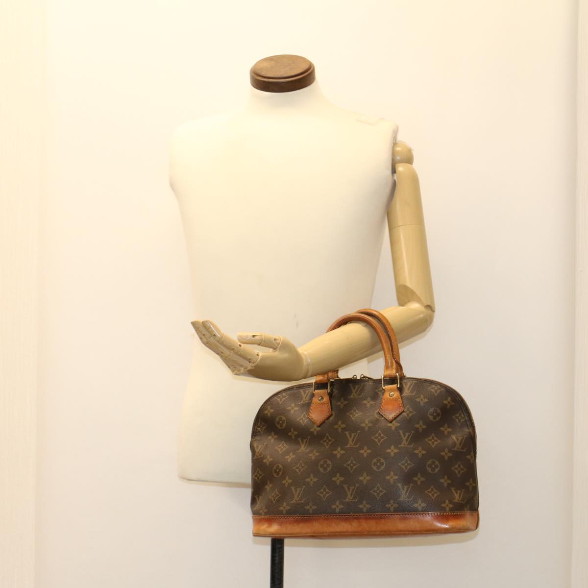 LOUIS VUITTON Monogram Alma Hand Bag M51130 LV Auth 47924