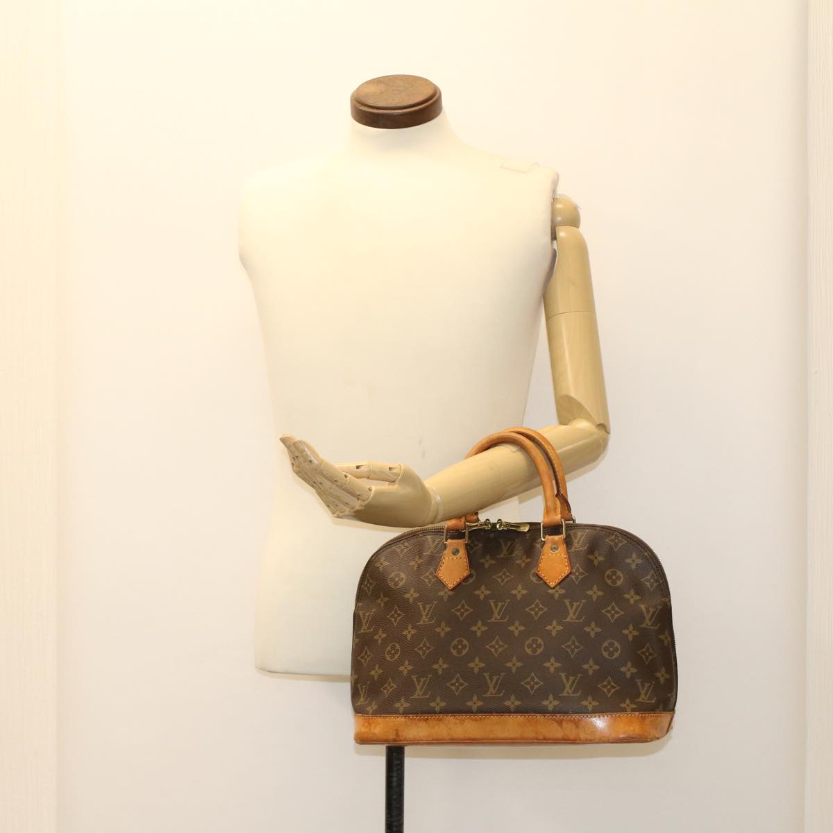 LOUIS VUITTON Monogram Alma Hand Bag M51130 LV Auth 47925