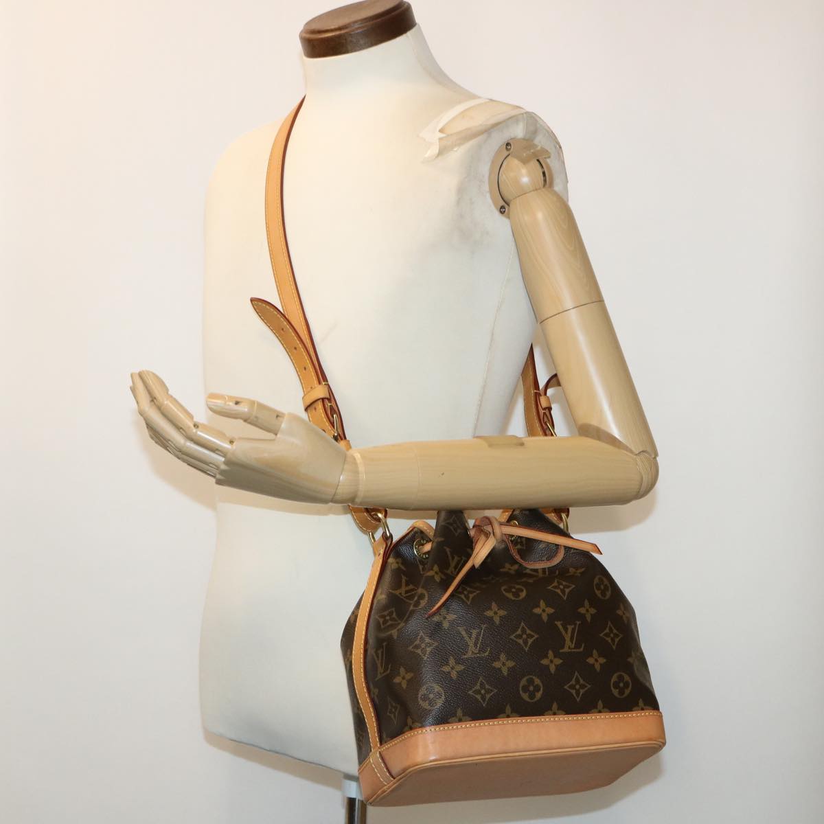 LOUIS VUITTON Monogram Noe BB Shoulder Bag M40817 LV Auth 48076