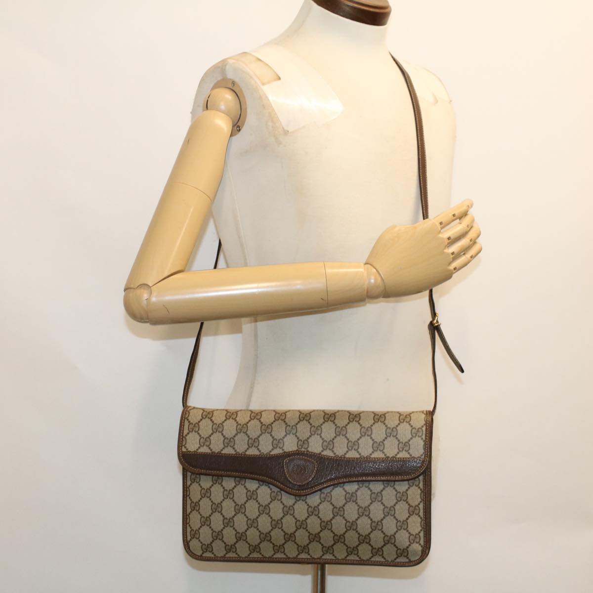 GUCCI GG Canvas Shoulder Bag PVC Leather Beige Auth 48119