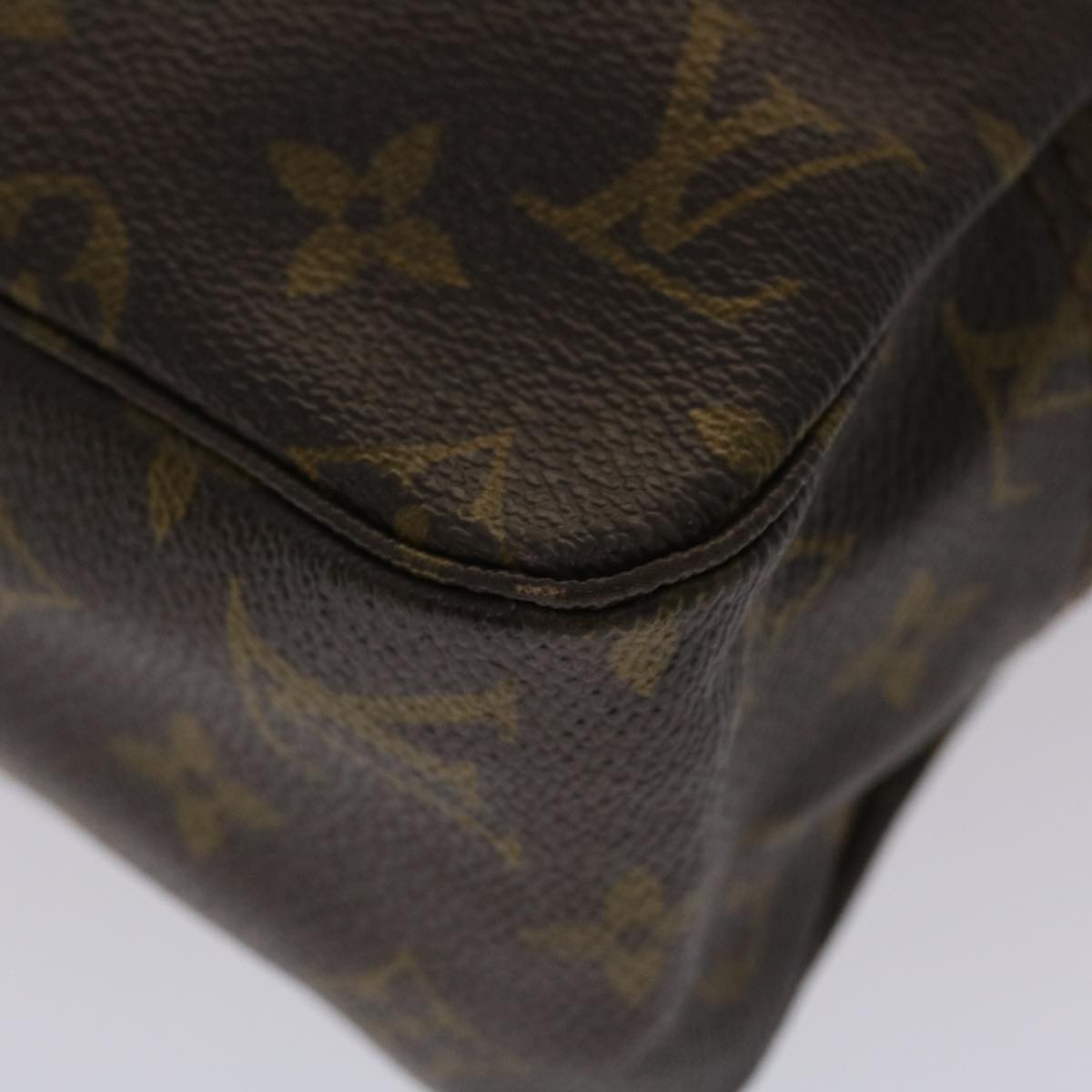 LOUIS VUITTON Monogram Trousse Toilette 28 Clutch Bag M47522 LV Auth 48293