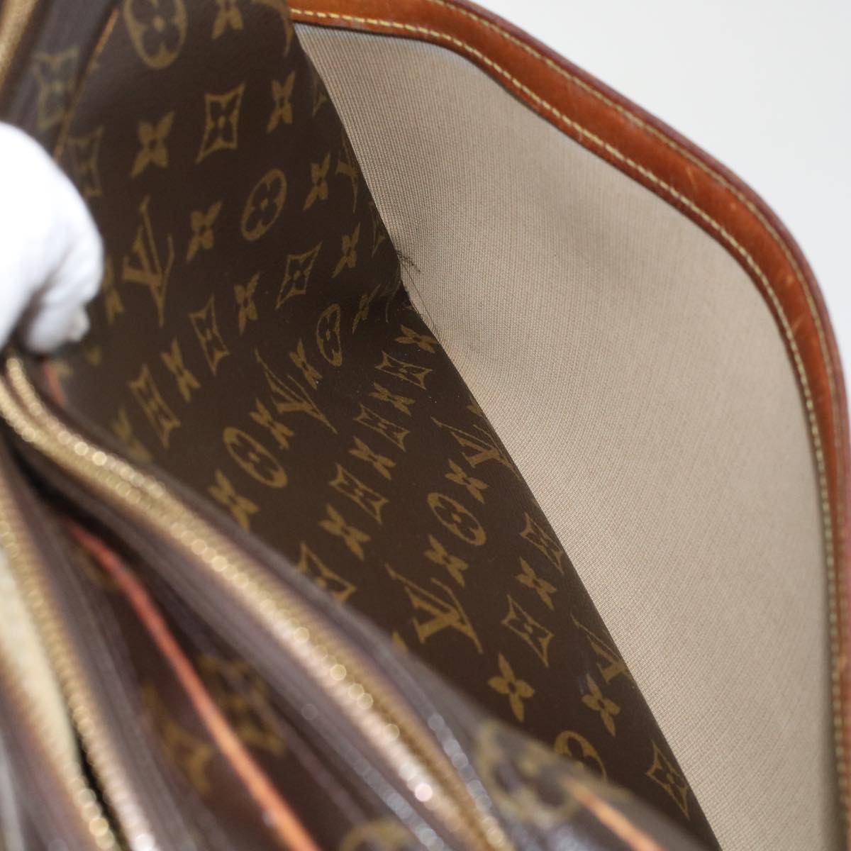 LOUIS VUITTON Monogram Reporter GM Shoulder Bag M45252 LV Auth 48420