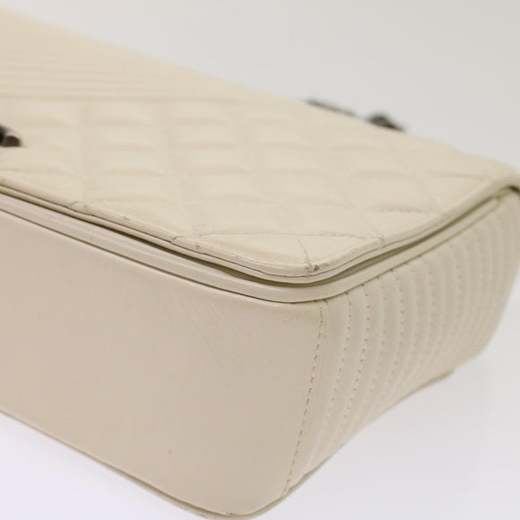 CHANEL Chevron x Matelasse Chain Shoulder Bag Lamb Skin White CC Auth 48469AV