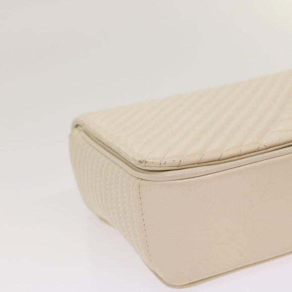 CHANEL Chevron x Matelasse Chain Shoulder Bag Lamb Skin White CC Auth 48469AV