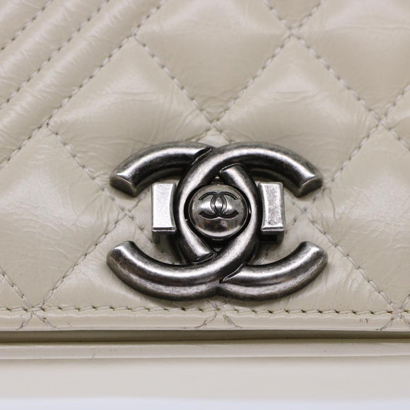 CHANEL Chevron x Matelasse Chain Shoulder Bag Lamb Skin White CC Auth 48469AV