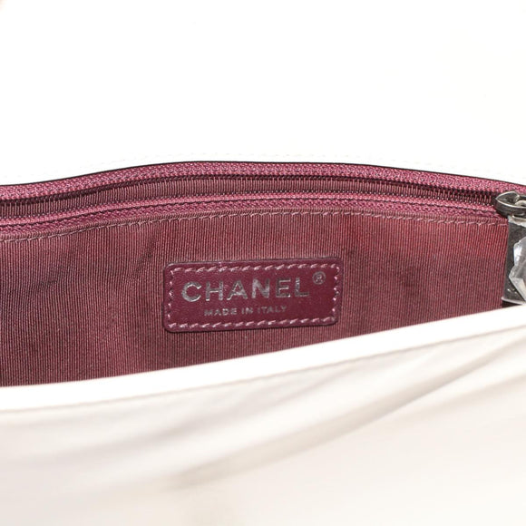 CHANEL Chevron x Matelasse Chain Shoulder Bag Lamb Skin White CC Auth 48469AV