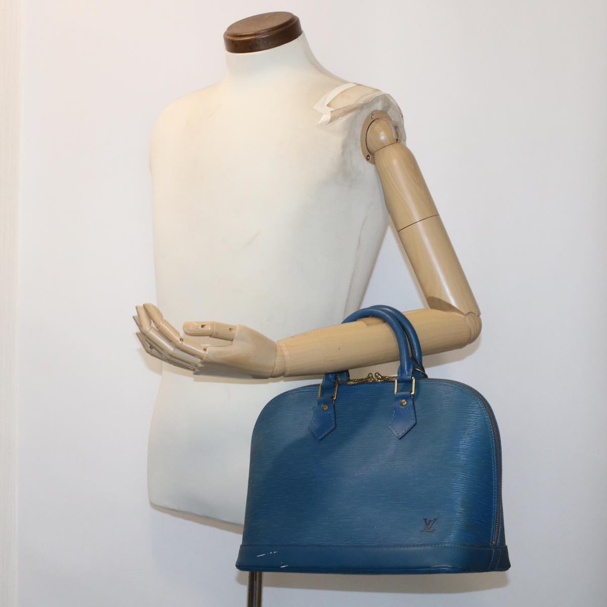 LOUIS VUITTON Epi Alma Hand Bag Toledo Blue M52145 LV Auth 48736