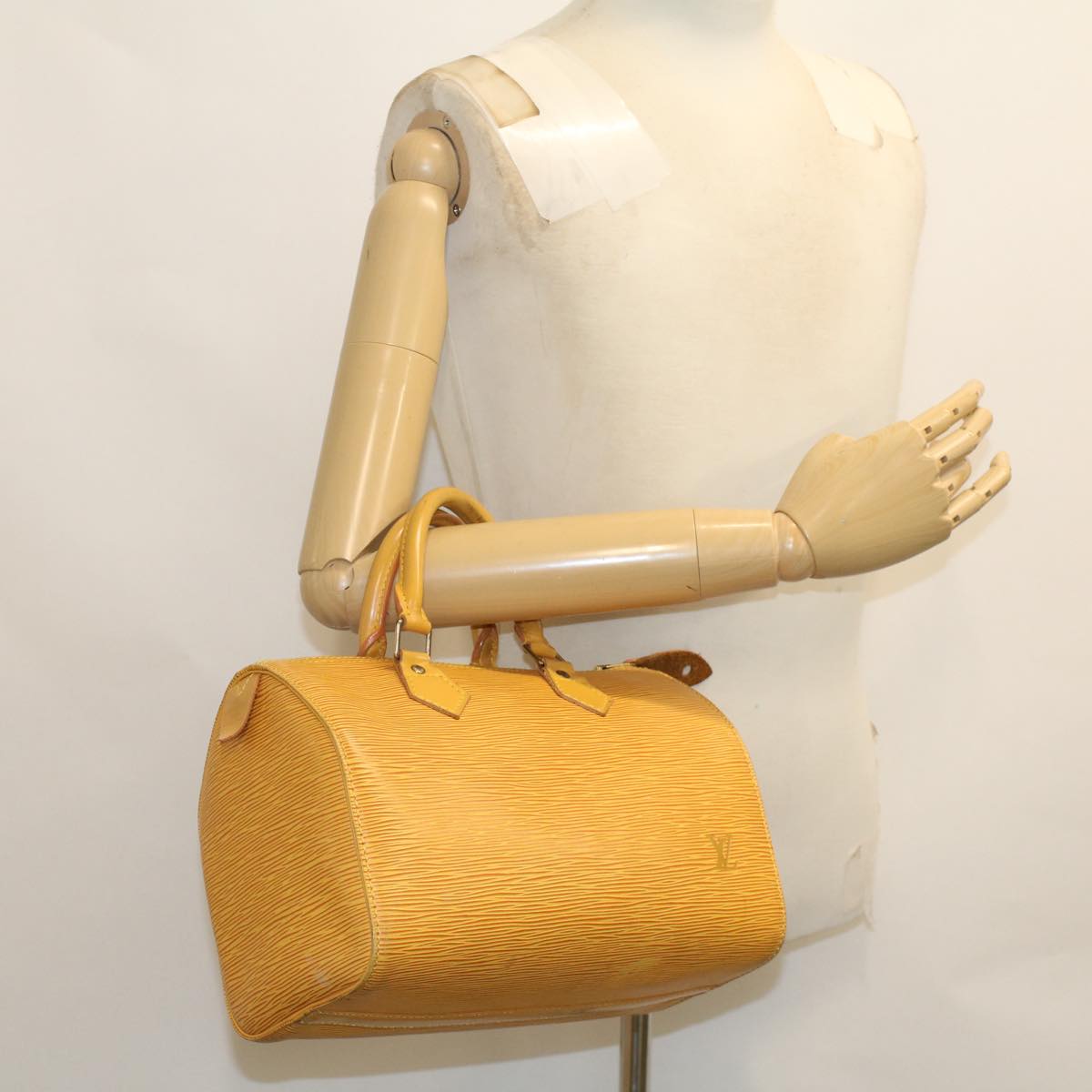 LOUIS VUITTON Epi Speedy 25 Hand Bag Tassili Yellow M43019 LV Auth 48899