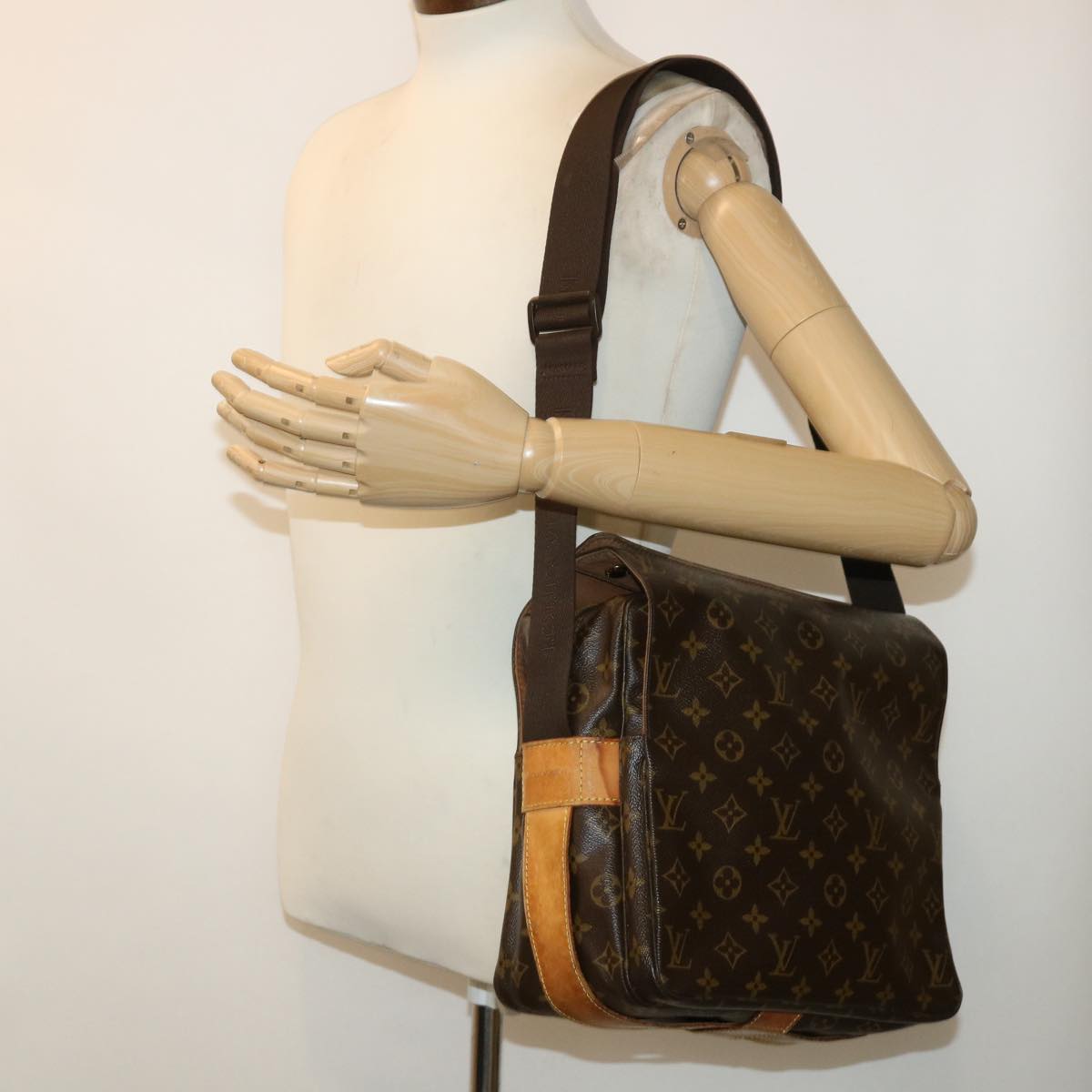 LOUIS VUITTON Monogram Naviglio Shoulder Bag M50205 LV Auth 49720