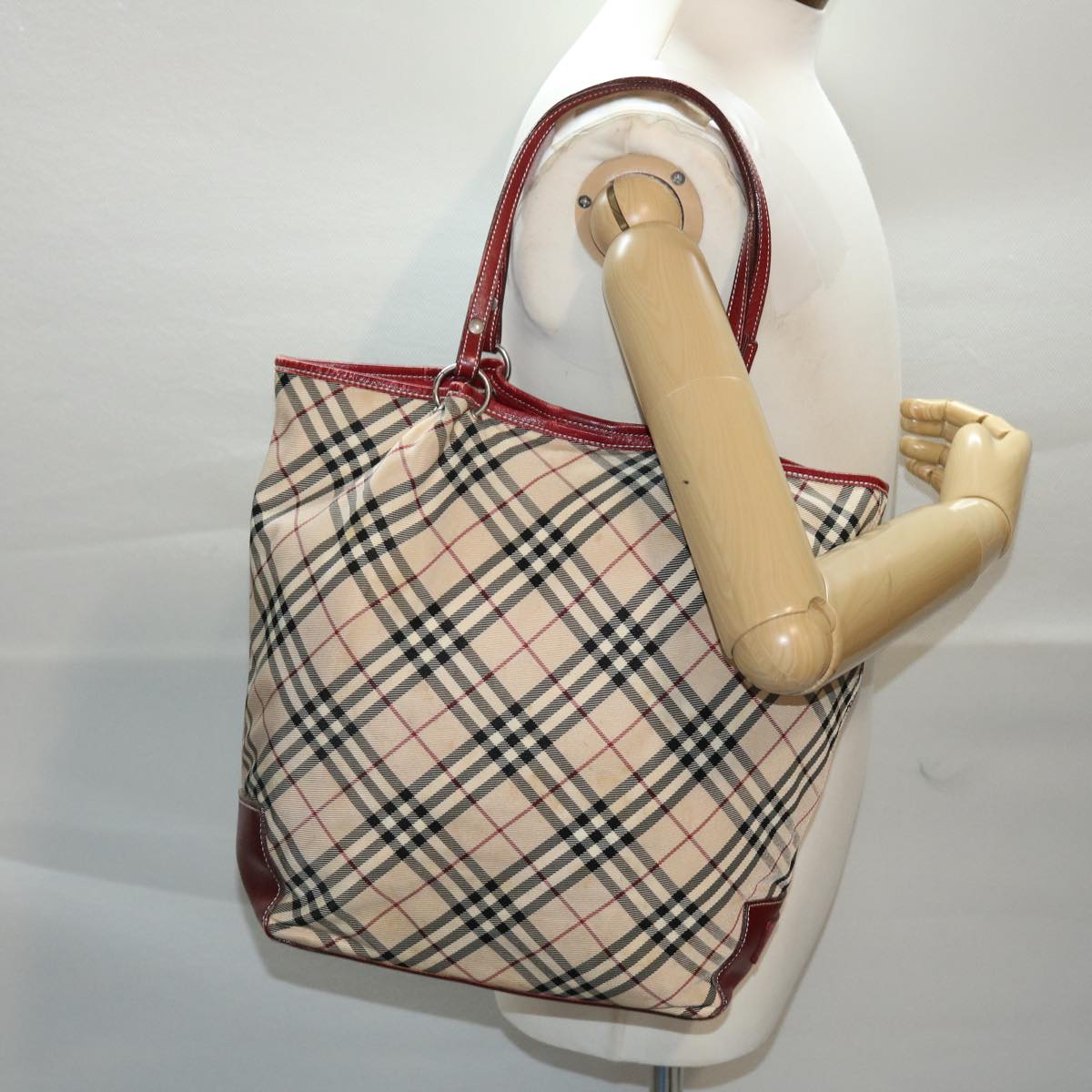 BURBERRY Nova Check Blue Label Tote Bag Nylon Beige Red Auth 49770