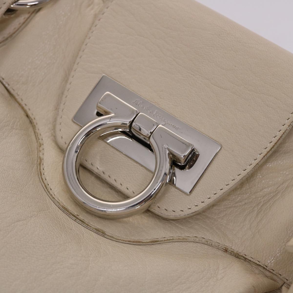 Salvatore Ferragamo Gancini Hand Bag Leather White Auth 50193