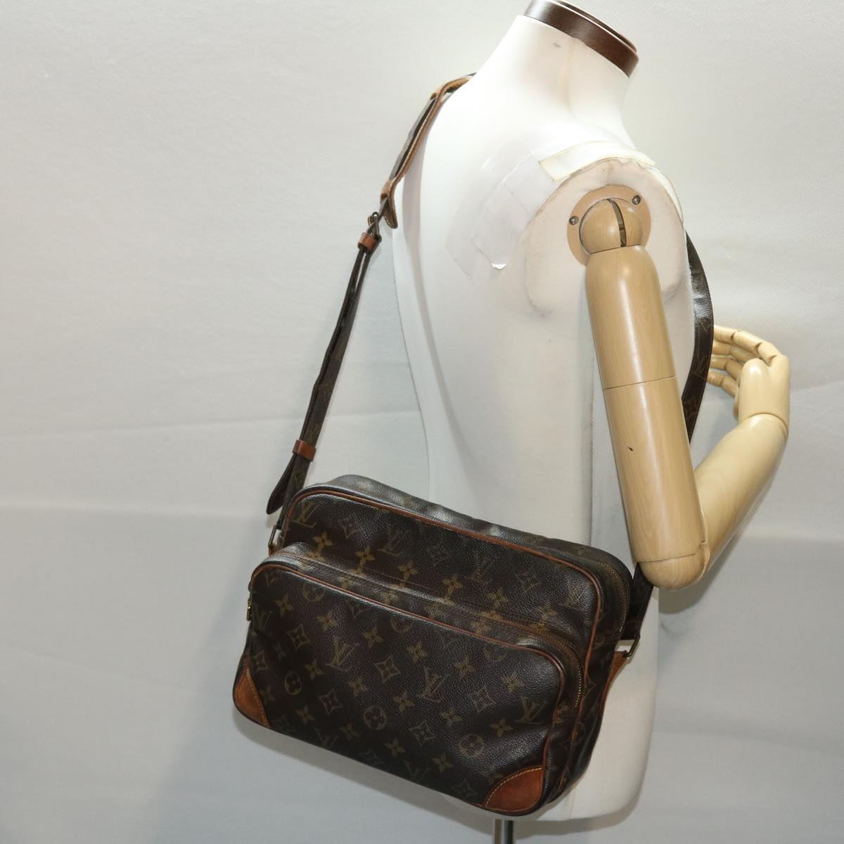 LOUIS VUITTON Monogram Nile Shoulder Bag M45244 LV Auth 50253