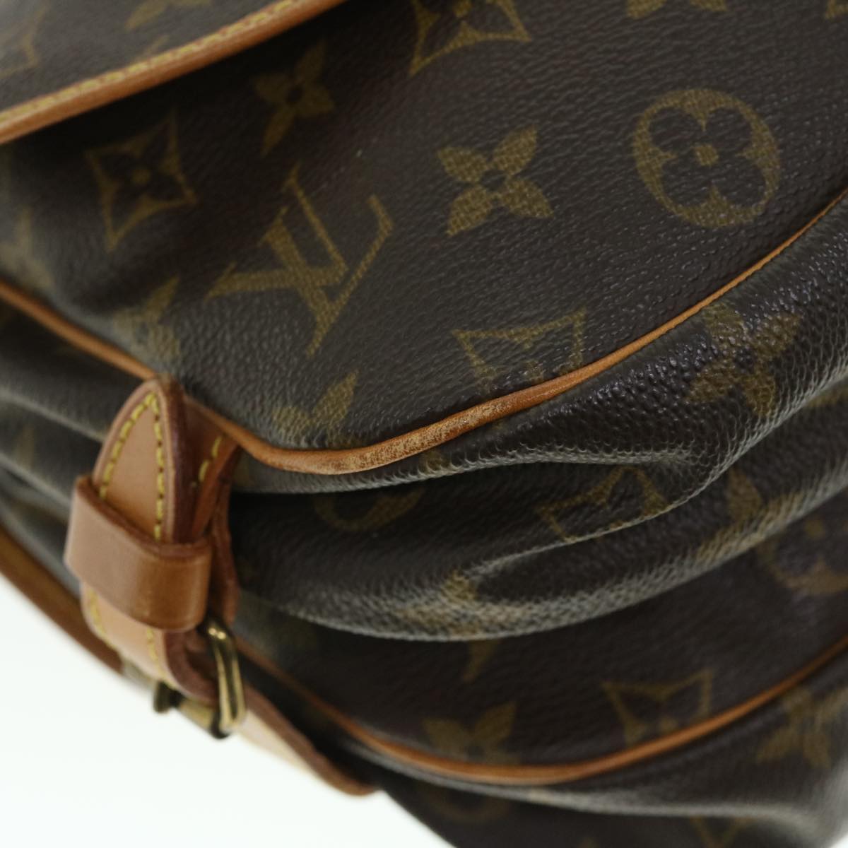 LOUIS VUITTON Monogram Saumur 30 Shoulder Bag M42256 LV Auth 50331