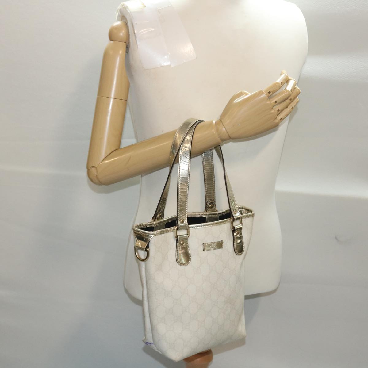 GUCCI GG Canvas Hand Bag PVC Leather White Auth 50406