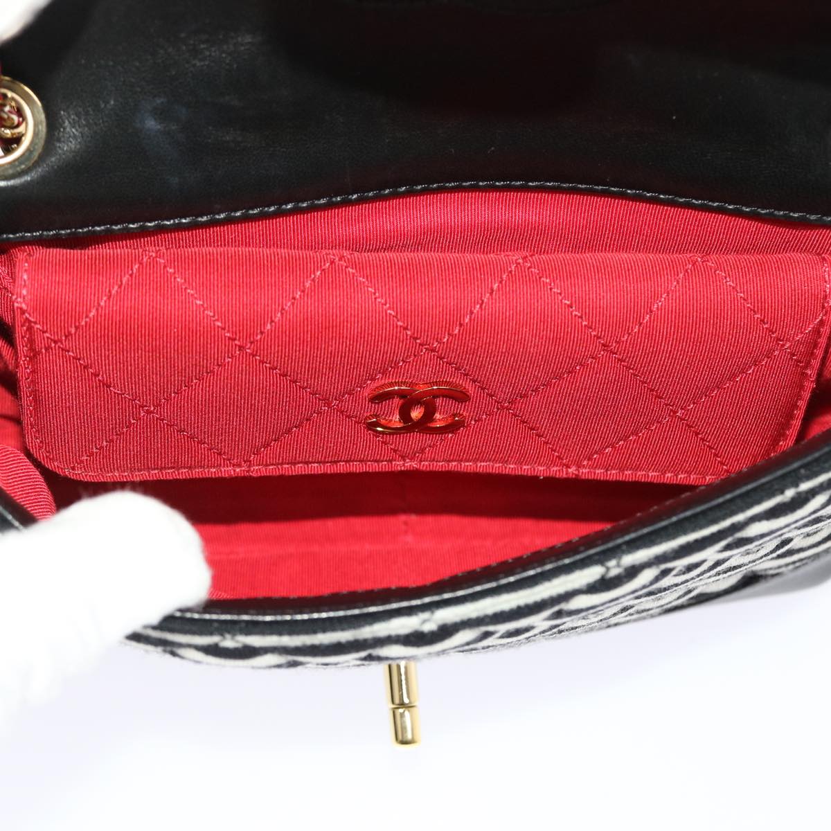CHANEL Matelasse Shoulder Bag Quilted Canvas Black White Red CC Auth 50442A