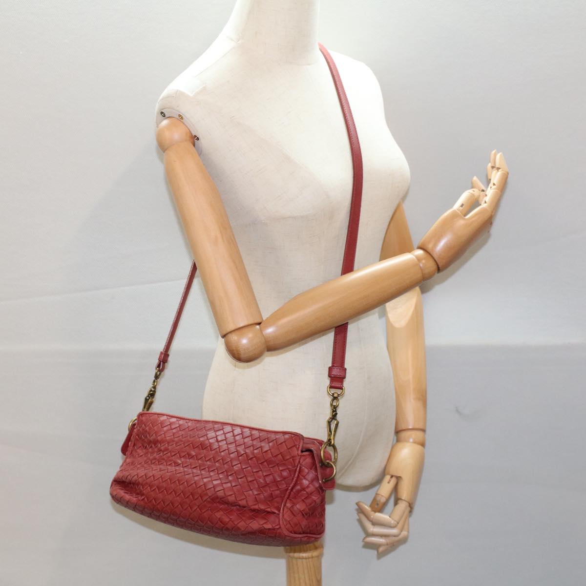 BOTTEGAVENETA INTRECCIATO Shoulder Bag Leather Red Auth 50540