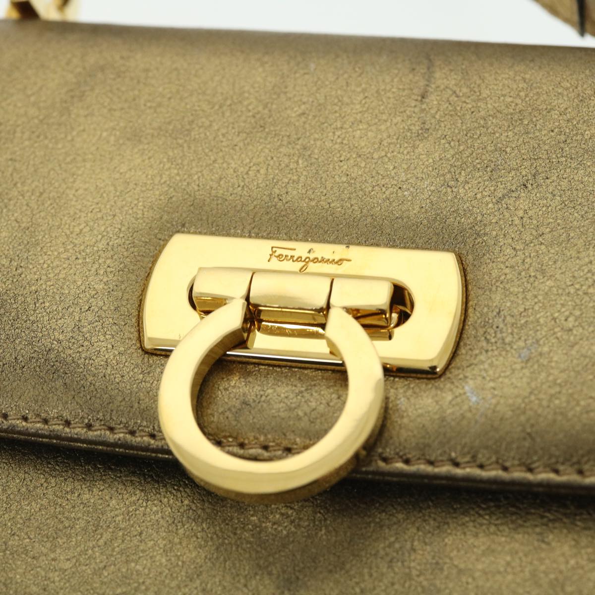 Salvatore Ferragamo Gancini Shoulder Bag Leather Gold Tone Auth 50767