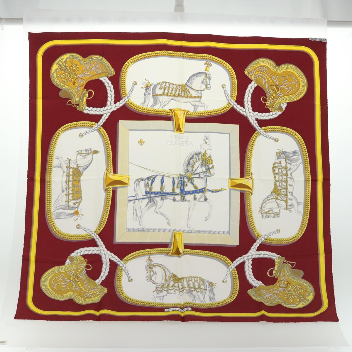 HERMES Carre 90 GRAND APPARAT Scarf Silk White Wine Red Auth 51103