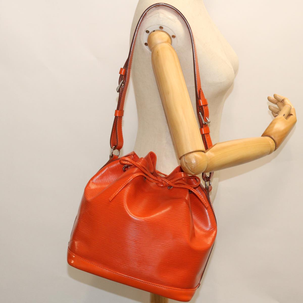 LOUIS VUITTON Epi Noe Shoulder Bag Orange M40677 LV Auth 51142