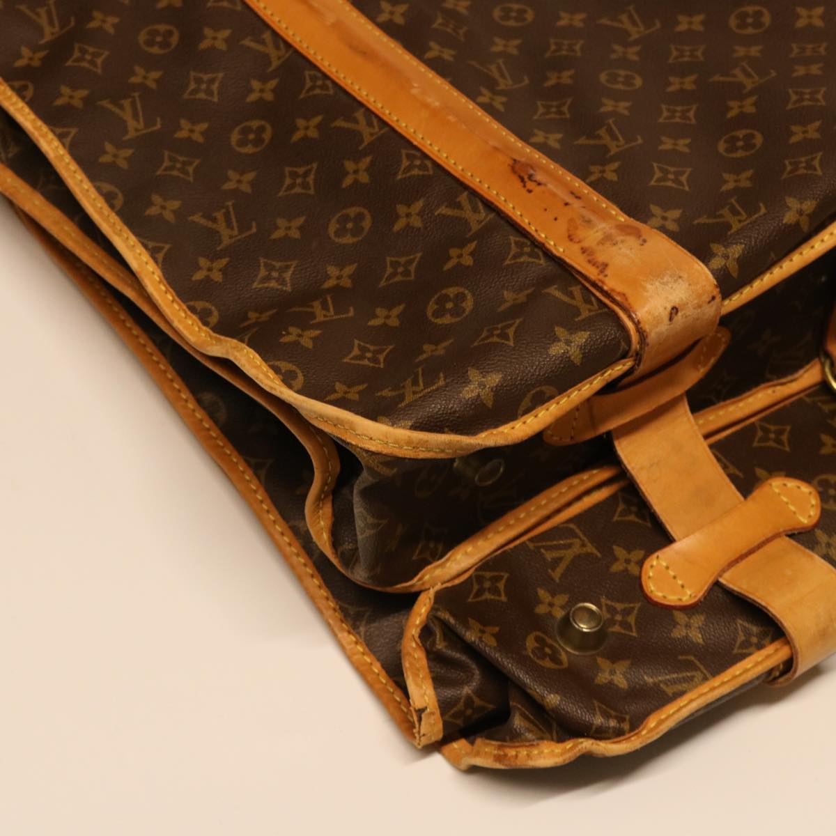 LOUIS VUITTON Monogram Carry Suter Garment Cover M23522 LV Auth 51164