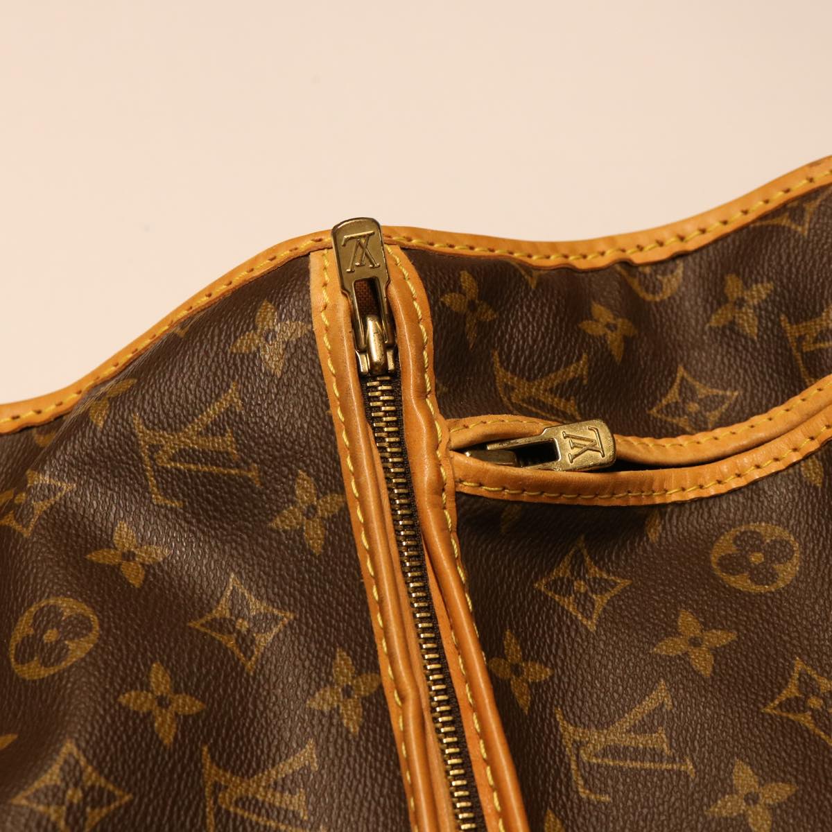 LOUIS VUITTON Monogram Carry Suter Garment Cover M23522 LV Auth 51164