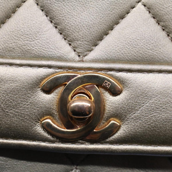 CHANEL Matelasse Turn Lock Chain Shoulder Bag Lamb Skin Gold CC Auth 51274SAM