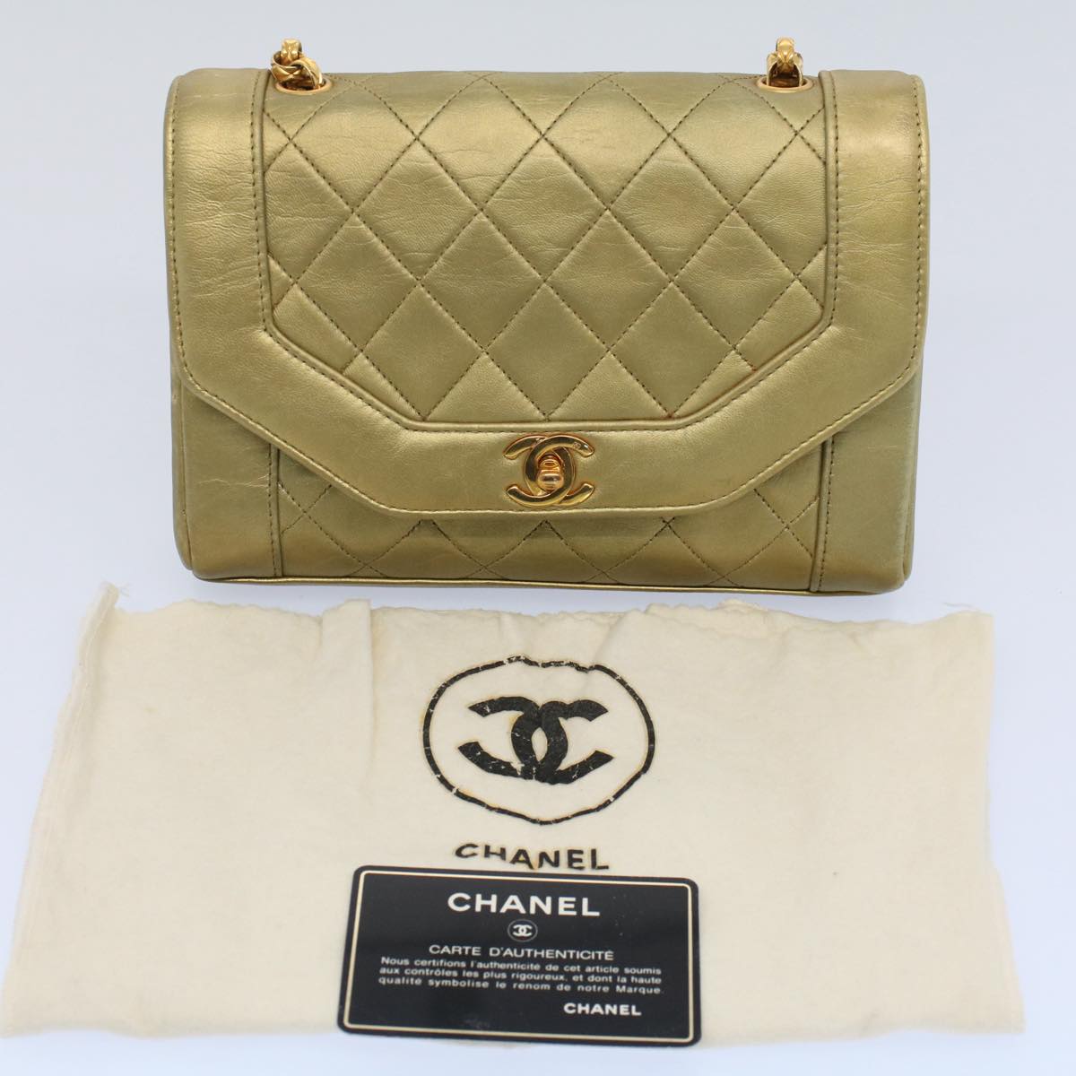 CHANEL Matelasse Turn Lock Chain Shoulder Bag Lamb Skin Gold CC Auth 51274A